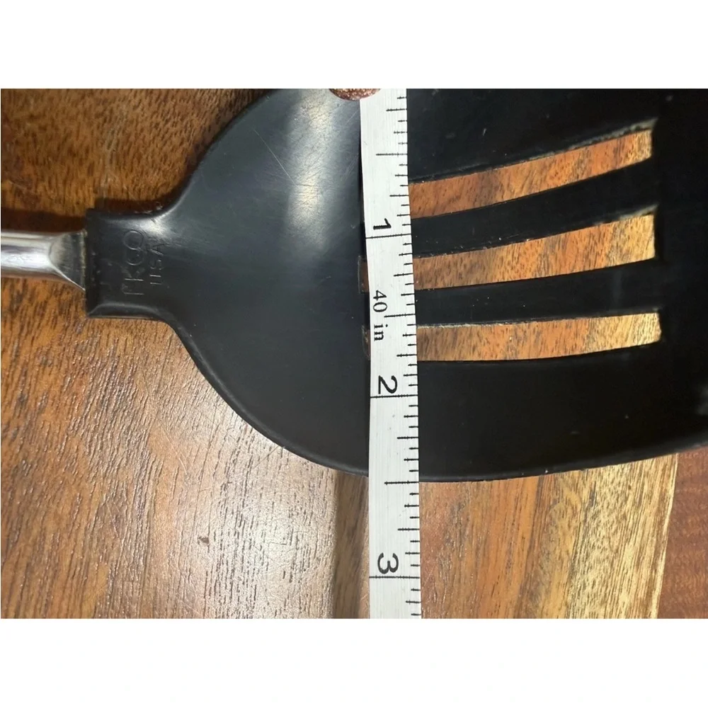 VINTAGE EKCO SLOTTED SERVING SPOON UTENSIL HEAT RESISTANT PLASTIC NYLON 11” USA